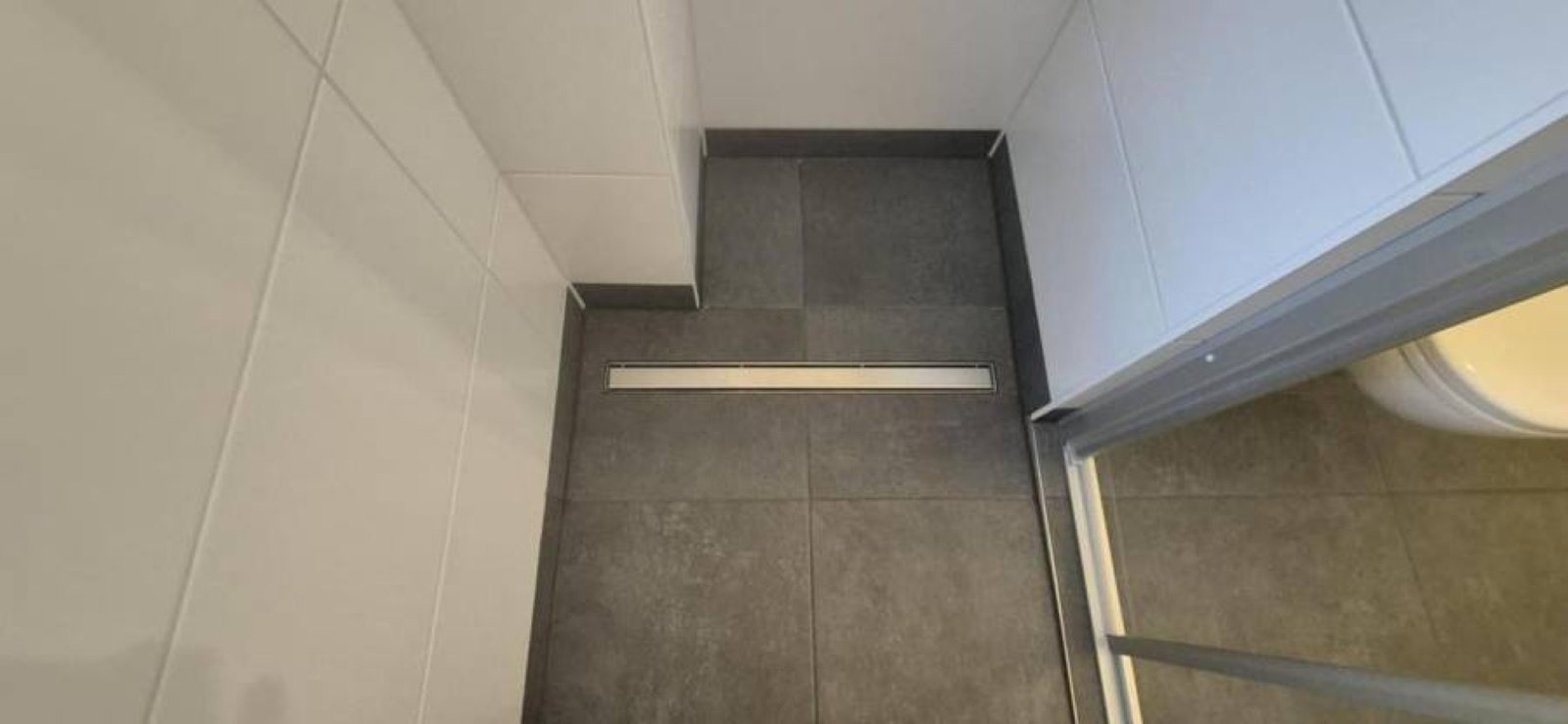 Dusche – bodenebene Ausführung mit Rinne
