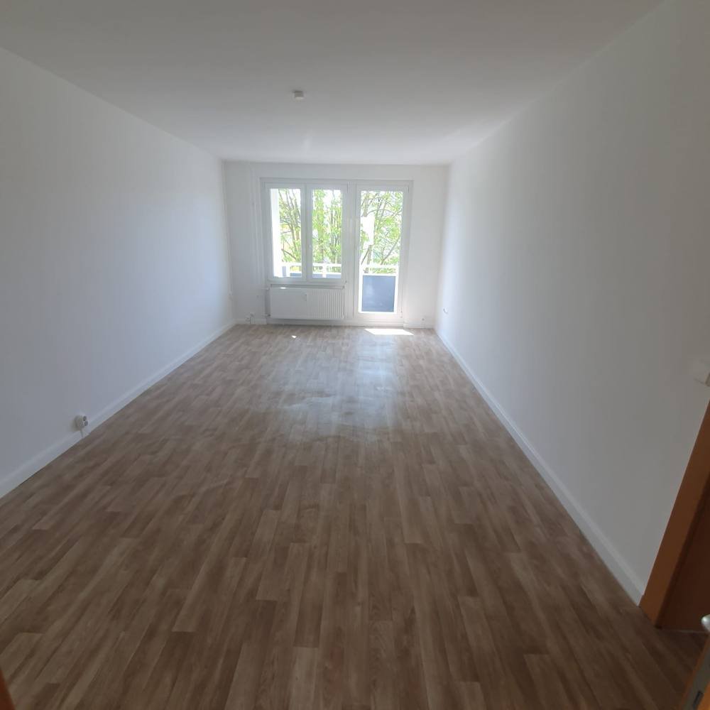 Wohnzimmer – Malerarbeiten fertiggestellt