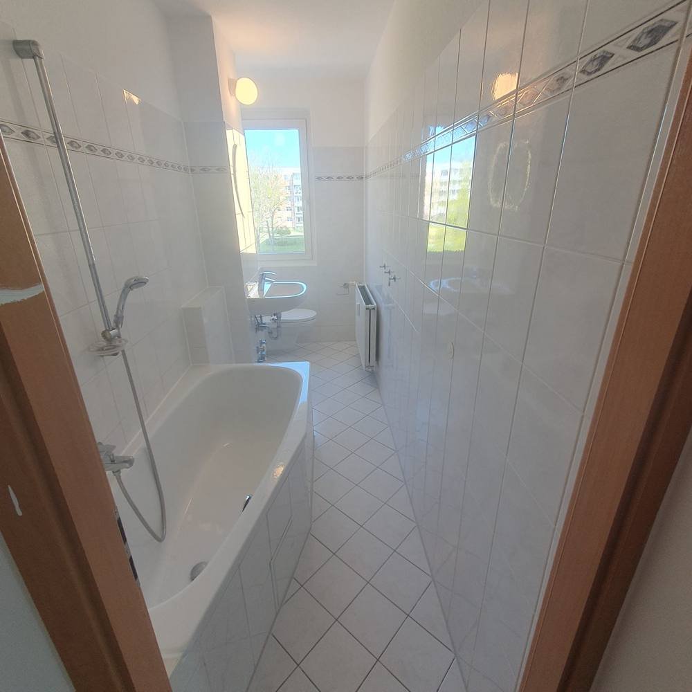 Badezimmer – Wände & Decke frisch gestrichen